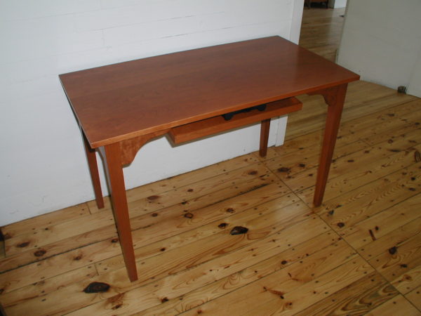 Computer Table with plain legs in light cherry